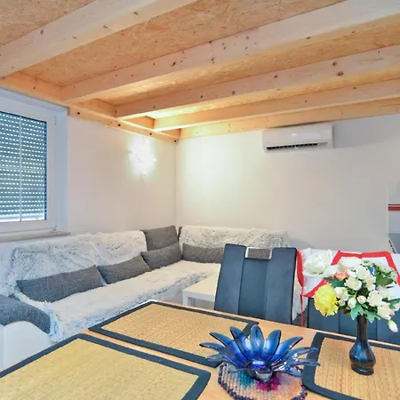 Apartment Fuer 4 Personen Ca 56 Qm In Medulin, Istrien Suedkueste Von Istrien *